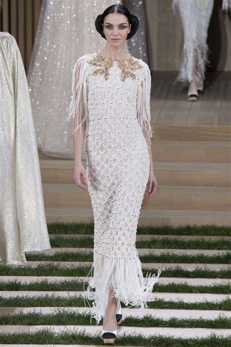 vestiti da sposa chanel|Abiti da sposa Chanel: i modelli più iconici per .